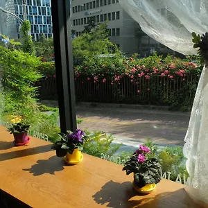 https://ehwa-in-myeongdong.hotelofseoul.com